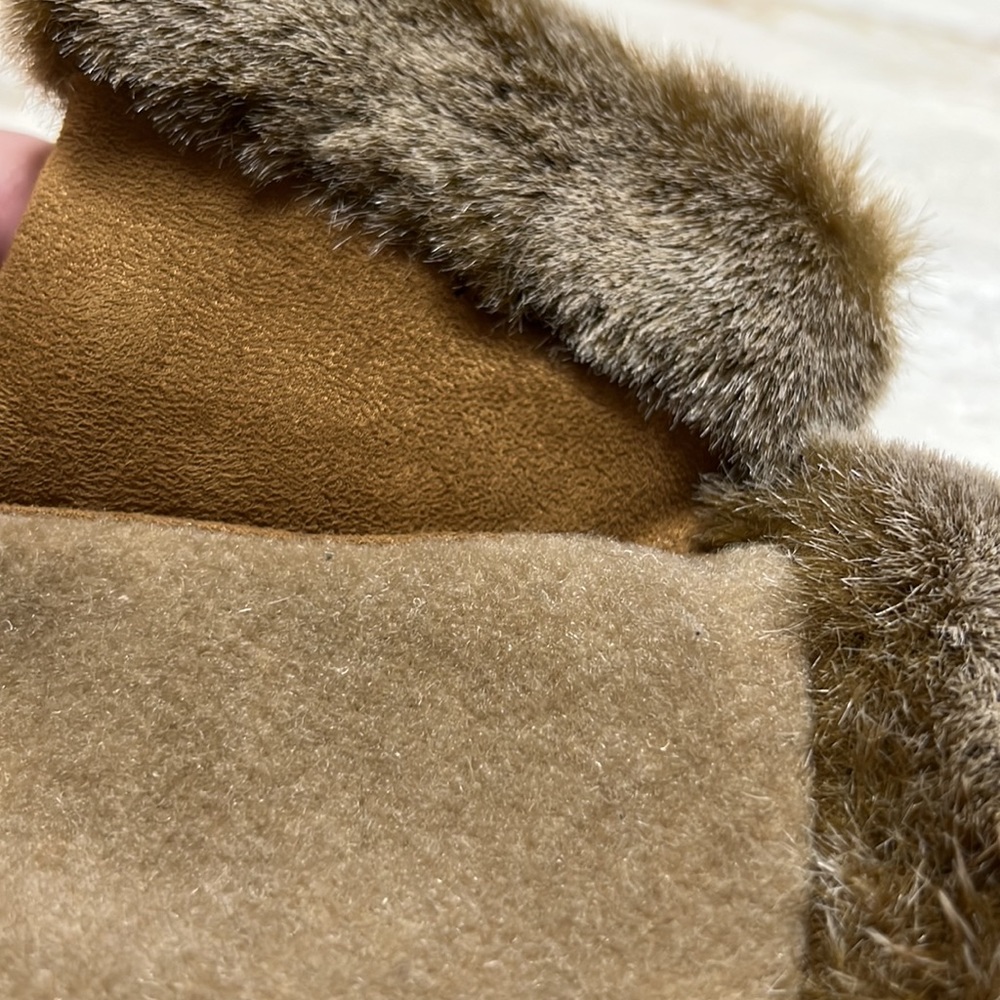 NWOT Grandoe fur trimmed gloves - Picture 5 of 5